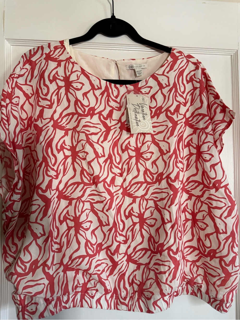 Cato Vacation NWT Size 22/24 Coral and White Floral Short Sleeve Blouse